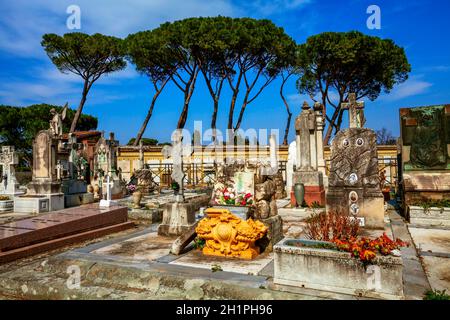 Typischer italienischer Friedhof Cimitero delle Porte Sante, San Miniato al Monte, Florenz, Toskana, Italien, Europa Stockfoto