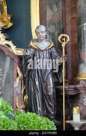 Statue des Heiligen auf der Saint Joseph Altar in der St. Lorenz Kirche in Denkendorf, Deutschland Stockfoto