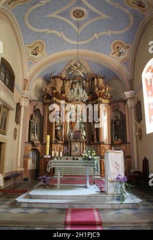 Hauptaltar in Pfarrkirche St. Martin in Martinska Ves, Kroatien Stockfoto