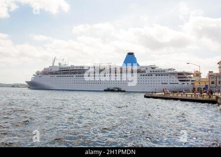 Kreuzfahrten in der Bucht von Havanna Stockfoto