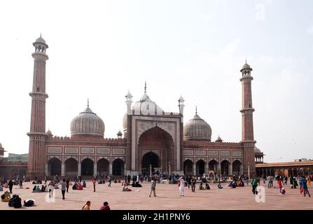 Die spektakuläre Architektur der Großen Freitagsmoschee (Jama Masjid), Delhi, Indien. Stockfoto