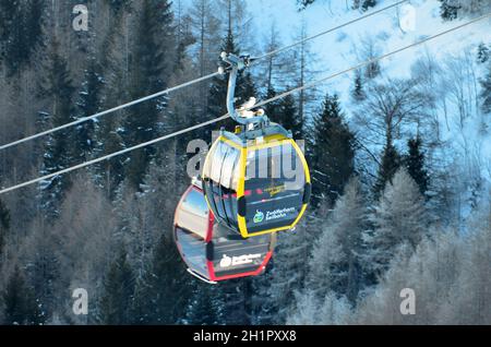 Zwölferhorn am Wolfgangsee (St. Gilgen, Salzkammergut, Salzburg, Österreich) - Zwölferhorn am Wolfgangsee (St. Gilgen; Salzkammergut, S Stockfoto