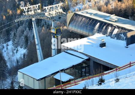 Zwölferhorn am Wolfgangsee (St. Gilgen, Salzkammergut, Salzburg, Österreich) - Zwölferhorn am Wolfgangsee (St. Gilgen; Salzkammergut, S Stockfoto