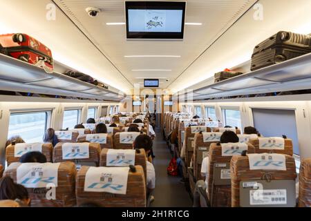 Peking, China - 29. September 2019: High-Speed-Zug-Innenraum-Wagen Fuxing High-Speed-Beijing South Railway Station in China. Stockfoto