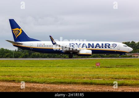 Southend, Vereinigtes Königreich - 7. Juli 2019: Ryanair Boeing 737-800 Flugzeug am Londoner Southend Flughafen (SEN) im Vereinigten Königreich. Boeing ist ein Amerikaner Stockfoto