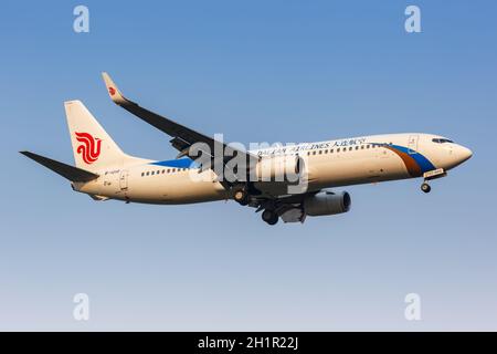 Peking, China - 1. Oktober 2019: Boeing 737-800 von Dalian Airlines am Flughafen Beijing Capital (PEK) in China. Boeing ist ein amerikanisches Flugzeug ma Stockfoto
