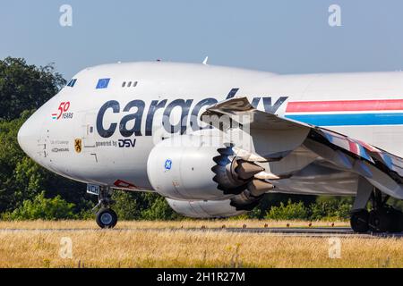 Findel, Luxemburg - 24. Juni 2020: Flugzeug Cargolux Boeing 747-8F am Flughafen Findel (LUX) in Luxemburg. Boeing ist ein amerikanischer Flugzeughersteller Stockfoto