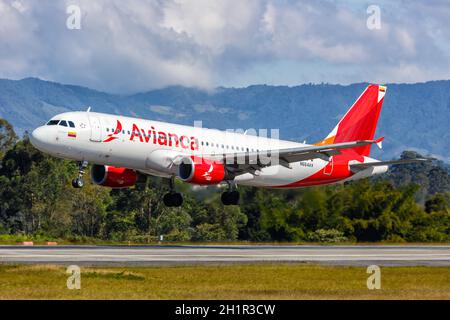 Medellin, Kolumbien - 26. Januar 2019: Avianca Airbus A320 am Flughafen Medellin Rionegro (MDE) in Kolumbien. Airbus ist ein europäisches Flugzeugmanu Stockfoto