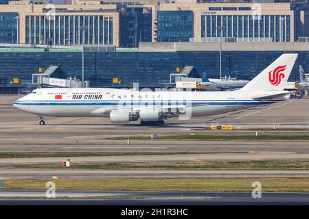 Shanghai, China - 28. September 2019: Flugzeug der Air China Boeing 747-8 am Flughafen Shanghai Hongqiao (SHA) in China. Boeing ist ein amerikanischer Flugzeugmanu Stockfoto