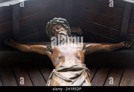 Kreuzigung, Pfarrkirche St. Jakobus in Hohenberg, Deutschland Stockfoto