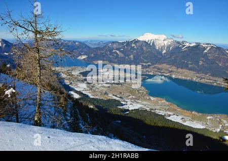 Blick von der Bleckwand auf den Wolfgangsee im Winter, Bezirk Gmunden, Salzkammergut, Oberösterreich, Österreich, Europa - Blick von der Bleckwand nach Stockfoto