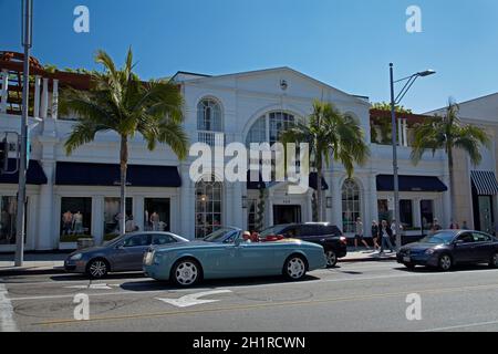 Rolls Royce Cabriolet am Rodeo Drive, Beverly Hills, Los Angeles, Kalifornien, USA. Stockfoto