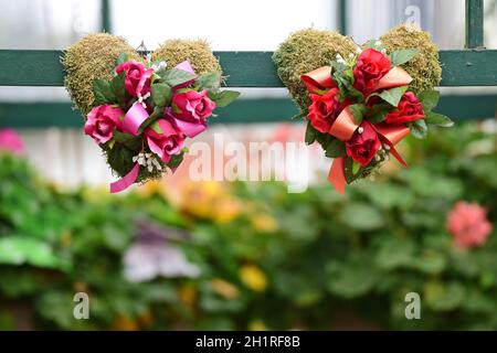 Verkauf von Blumen-Büketts für Gräber auf dem Wiener Zentralfriedhof; Österreich; Europa - Verkauf von Blumensträußen für Gräber an der Wiener Zentralkommission Stockfoto