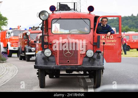 Treffen von Feuerwehr-Oldtimer Fahrzeugen, Bezirk Vöcklabruck, Oberösterreich, Österreich, Europa - Treffen der Feuerwehr-Oldtimer, Vöcklabr Stockfoto