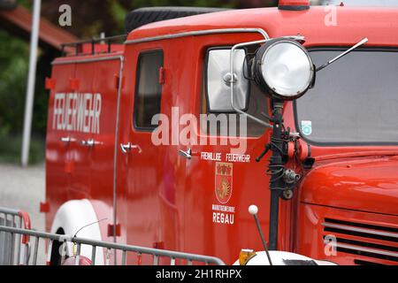 Treffen von Feuerwehr-Oldtimer Fahrzeugen, Bezirk Vöcklabruck, Oberösterreich, Österreich, Europa - Treffen der Feuerwehr-Oldtimer, Vöcklabr Stockfoto