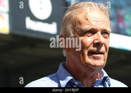 Volker Finke, Ex-Trainer Freiburg und Köln, 1. BL: 19-20: 3. Spt. SC Freiburg vs. 1. DIE DFL-VORSCHRIFTEN DES FC KÖLN VERBIETEN DIE VERWENDUNG VON FOTOS ALS IMA Stockfoto