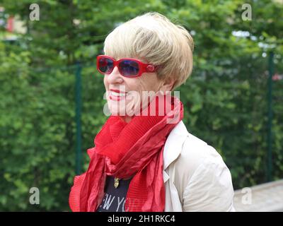 Monika Ehrhardt-Lakomy während der Einweisungsfeier der Reinhard-Lakomy-Straße in Magdeburg Stockfoto