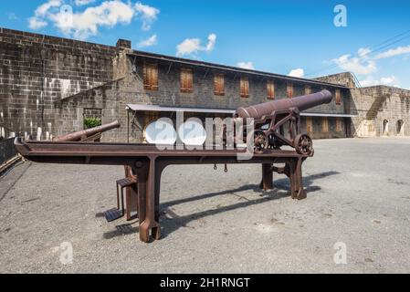 Port Louis, Mauritius - 25. Dezember 2015: Alte verrostete Kanone im Fort Adelaide in Port Louis, Mauritius. Die Festung stammt aus dem französischen col Stockfoto