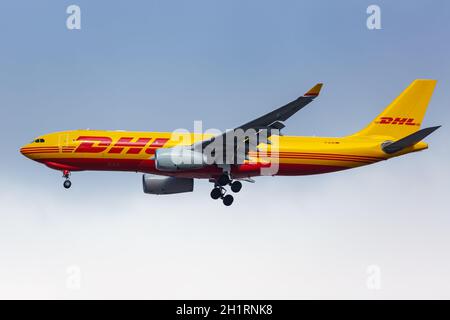 New York, USA - 29. Februar 2020: DHL European Air Transport Airbus A330-200F am Flughafen New York JFK in den Vereinigten Staaten. Stockfoto