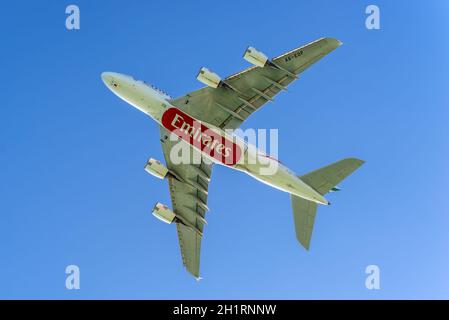 Plaisance, Mauritius - 27. Dezember 2015: Der Airbus A380-841-Flugzeug der Emirates Airlines Abflug von Sir Seewoosagur Ramgoolam International A Stockfoto