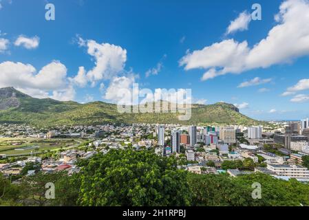 Skyline von Port Louis - gesehen von der Fort Adelaide entlang des Indischen Ozeans in der Hauptstadt von Mauritius Stockfoto