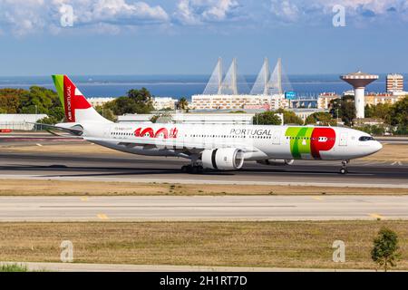 Lissabon, Portugal - 24. September 2021: TAP Air Portugal Airbus A330-900neo am Flughafen Lissabon (LIS) in Portugal. Stockfoto