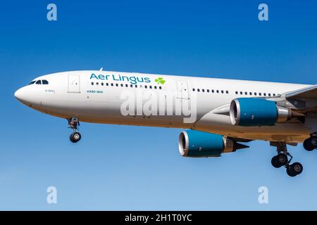 Stuttgart, 24. März 2021: Aer Lingus Airbus A330-300 am Stuttgarter Flughafen (STR) in Deutschland. Stockfoto