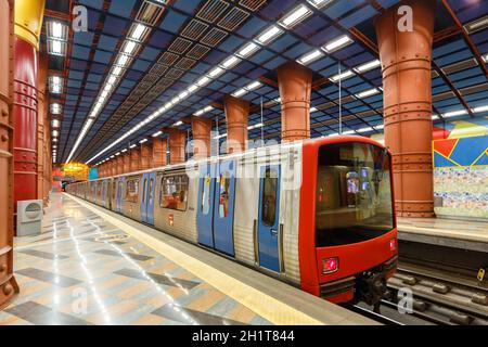 Lissabon, Portugal - 24. September 2021: Lissabon U-Bahn-Station Lisboa Olaias in Portugal. Stockfoto