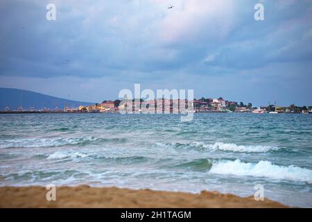 Schöne Nacht nessebar Strand Meer. Bulgarien Nessebar Stockfoto