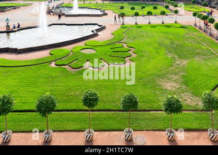 Dresden, Deutschland - 23. September 2020 : Barockschloss Zwinger aus dem 18. Jahrhundert, Blick auf den Hofgarten Stockfoto