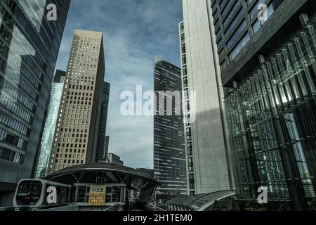 Tokyo von Gebäuden sichtbar von yurikamome. Aufnahmeort: Metropolregion Tokio Stockfoto