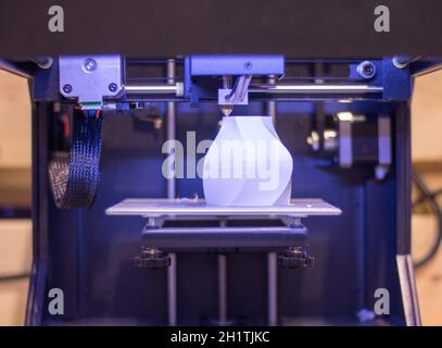 Automatische 3D-Drucker eine dreidimensionale Produktentwicklung, close-up Stockfoto