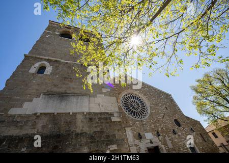 Triest, Italien. 3.Mai 2021. Die Außenansicht der Kathedrale von San Giusto Stockfoto