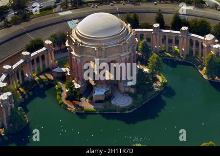 Der Palast der schönen Künste, Marina District, San Francisco, Kalifornien, USA - Antenne Stockfoto