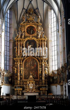 Langhaus in der katholischen Kirche St. Mariä Himmelfahrt, Köln, Nordrhein-Westfalen, Deutschland Stockfoto