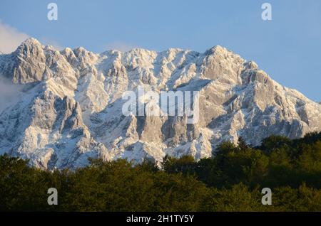 Der Traunstein im Winter mit Schnee, Österreich, Europa - der Traunstein im Winter mit Schnee, Österreich, Europa Stockfoto