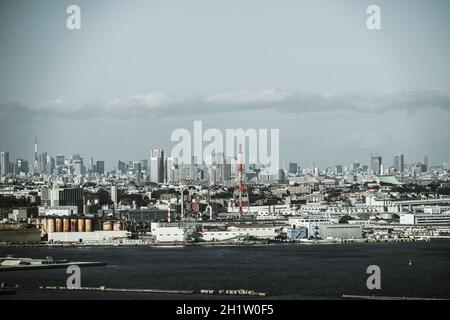 Yokohama Skyline sichtbar vom Marine Tower (monochrom). Drehort: Yokohama-Stadt kanagawa Präfektur Stockfoto