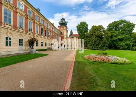 Lancut, Polen - 26. August 2020: Fassade des barocken Schlosses Lancut aus dem 16. Jahrhundert, ehemalige Residenz des polnischen Magnaten. Stockfoto