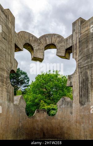 Guernica, Spanien - 09. April 2018: Skulptur von Eduardo Chillida, Arbeit gure aitaren etxea (La casa de mustro padre), Auftrag der baskischen Regierung Stockfoto
