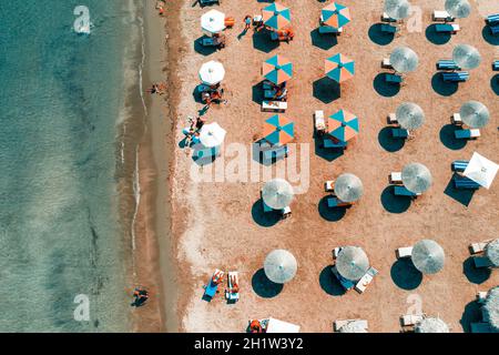 Ansicht von oben auf Alaminos Beach, Zypern, getöntes Foto Stockfoto