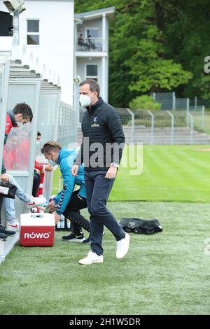 Trainer Christian Preußer (SC Freiburg II) beim Spiel der Fußball-RL SW 20-21: 38. Sptg: SC Freiburg II - TSV Eintracht Stadtallendorf Stockfoto