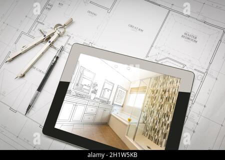 Computer Tablet mit Master Badezimmer Design über Haus plant, Bleistift und Kompass. Stockfoto