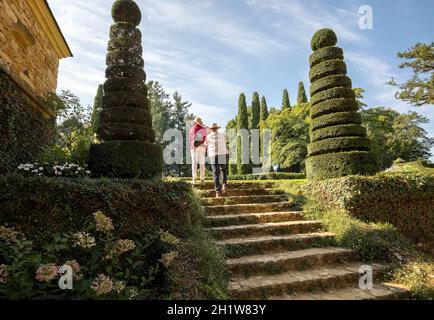 Eyrignac, Frankreich - 2. September 2018: Die malerischen Jardins du Manoir d Eyrignac in Dordogne. Frankreich Stockfoto