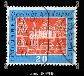 In Deutschland gedruckte Briefmarke zeigt 1000 Jahre Stadt Buxtehude, um 1959 Stockfoto