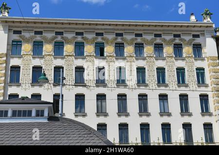 Die berühmten Jugendstilhäuser von Otto Wagner in der linken Wienzeile in Wien, Österreich, Europa - die berühmten Jugendstilhäuser von Otto Wagner in Stockfoto