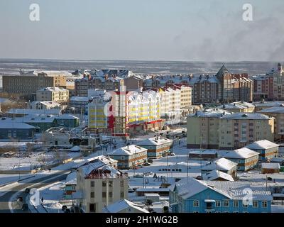 Salekhard, Russland - 27. Februar 2007: Stadt der Salekhard im Winter, Häuser und Straßen der Stadt. Die Stadt ist jenseits des Polarkreises auf der Yamal Stockfoto