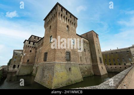 Mantua, Italien. 13. Juli 2021. Panoramablick auf das Schloss von San Giorgio im Stadtzentrum Stockfoto