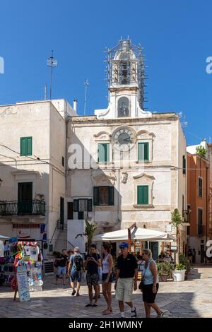 Polignano a Mare, Italien - 17. September 2019: Vittorio Emanuele II Platz in Polignano a Mare. Apulien. Italien Stockfoto