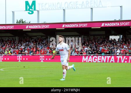 Jan Thielmann (Köln) dreht nach seinem Tor jubelnd ab beim Fußball-Testspiel: 1. FC KÖLN - FC BAYERN MÜNCHEN DIE DFL-VORSCHRIFTEN VERBIETEN JEDE NUTZUNG VON PH Stockfoto