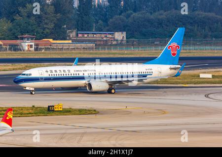 Peking, China - 2. Oktober 2019: Boeing 737-800 von China Southern Airlines am Flughafen Beijing Capital (PEK) in China. Boeing ist eine amerikanische Luft Stockfoto